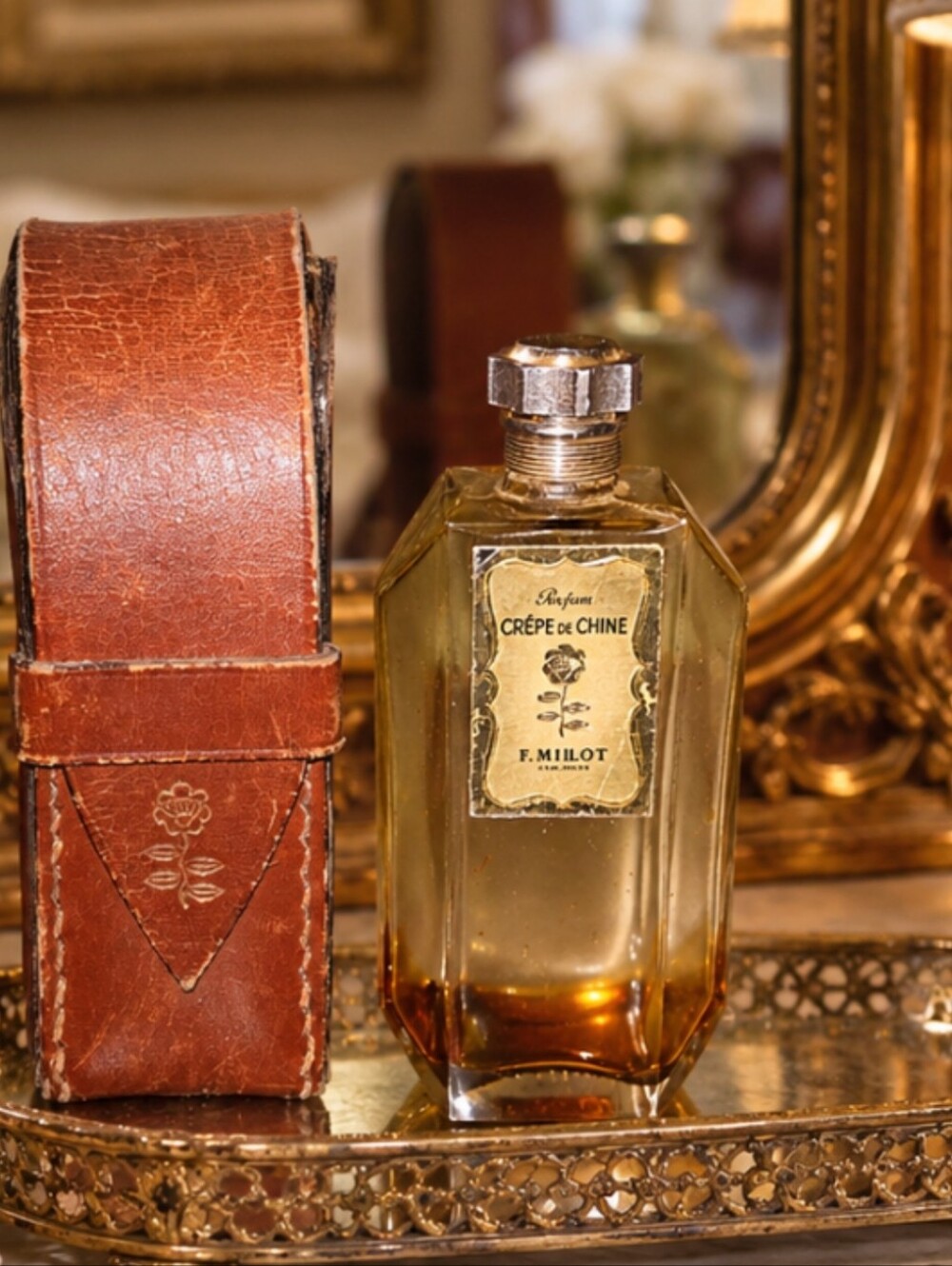 FRANCE Crepe de Chine RARE  perfume bottle In original leather case vintage 1925